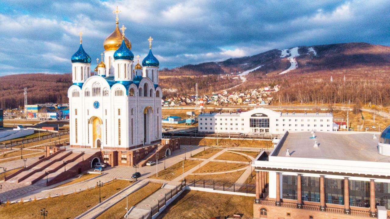 Отель Юность Yuzhno-Sakhalinsk Exterior photo